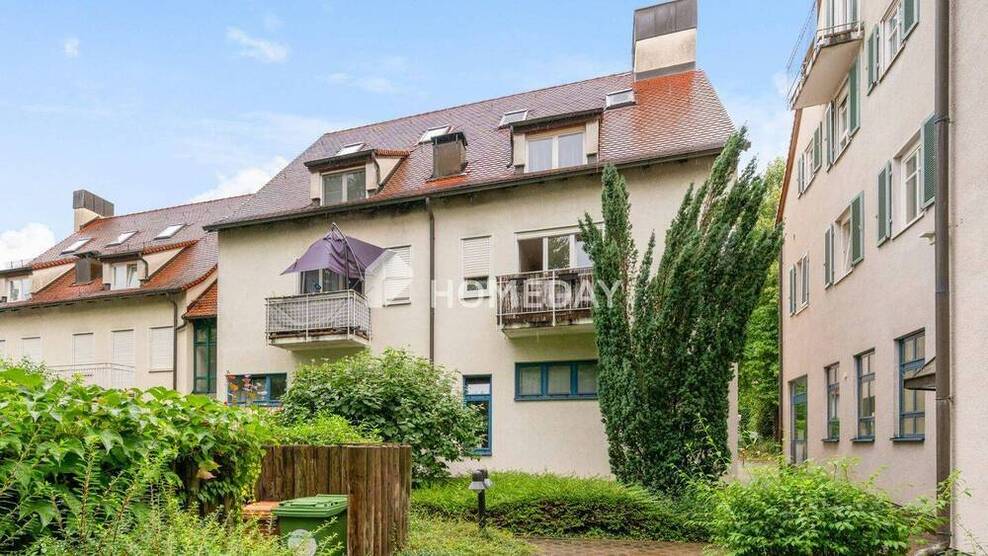 Möbliertes 1-Zimmer-Apartment im DG mit TG-Stellplatz - sofort bezugsfrei in Uni-Nähe!