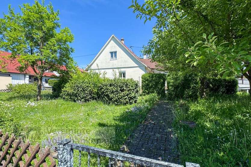Haus zum Kaufen in Reutlingen Betzingen 399.000 € 104 m²