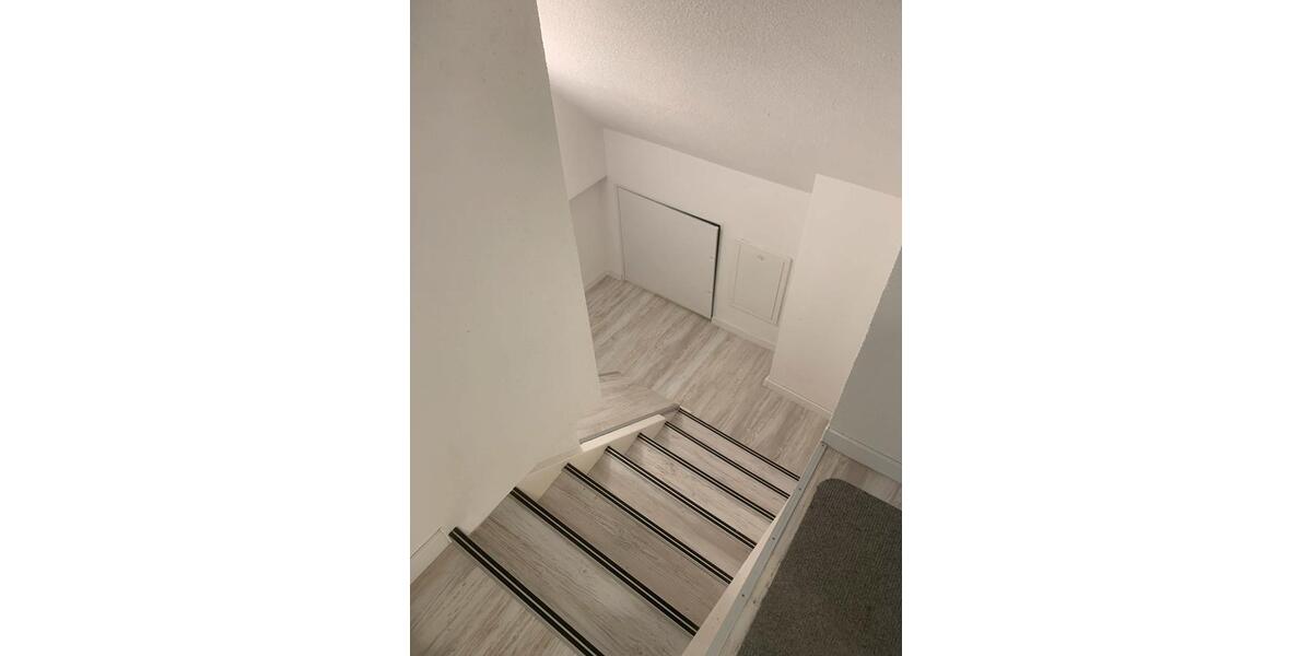 Dachgeschoßwohnung Kornwestheim - 1 Zimmer, 18 m&sup2;, 600&euro; | Angebot:24193838