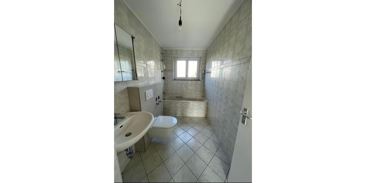 Erdgeschoßwohnung Esslingen am Neckar - 3 Zimmer, 75 m&sup2;, 1.500&euro; | Angebot:26384369