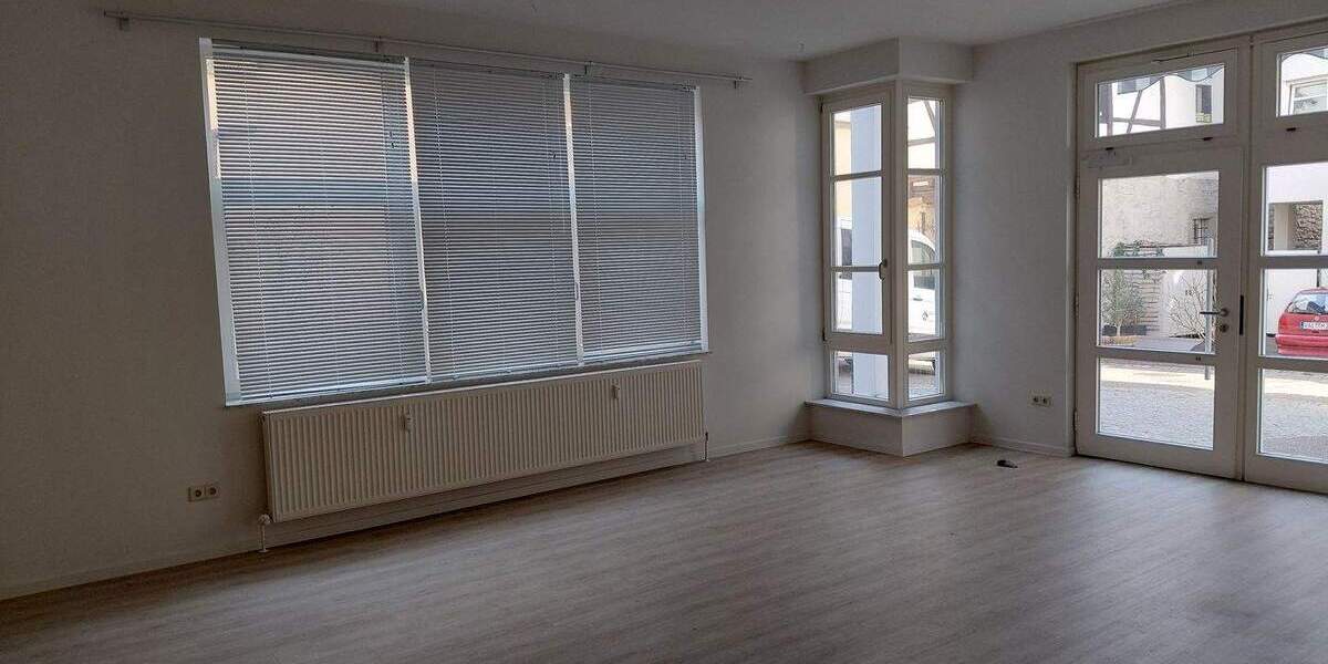 Etagenwohnung Vaihingen an der Enz - 3 Zimmer, 114 m&sup2;, 1.200&euro; | Angebot:25385696