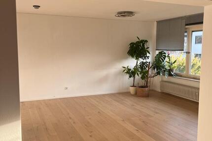 Großzügig wohnen im Grünen – 4,5-Zimmer-Wohnung mit großem Balkon 4.5 zimmer