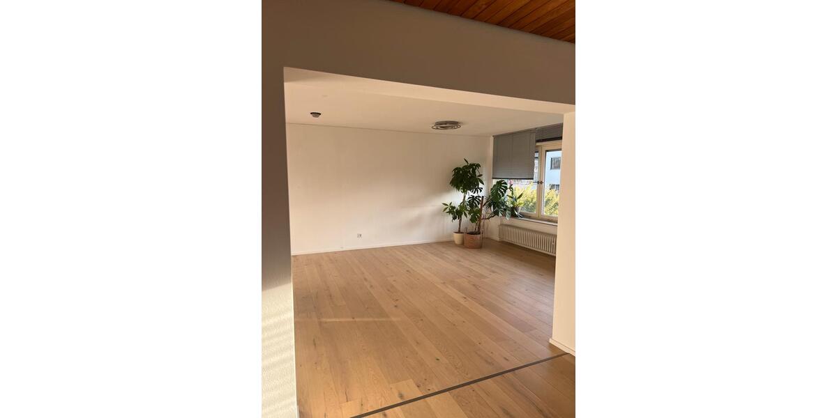 Großzügig wohnen im Grünen – 4,5-Zimmer-Wohnung mit großem Balkon 4.5 zimmer