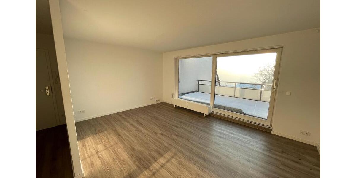 Etagenwohnung Esslingen am Neckar Hegensberg - 4 Zimmer, 90 m&sup2;, 1.300&euro; | Angebot:27595298