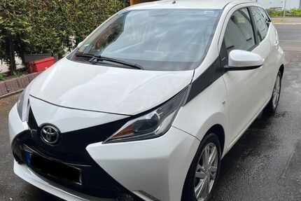 Toyota Aygo (X) 42.200 km 10.000 &euro; Sindelfingen 71063
