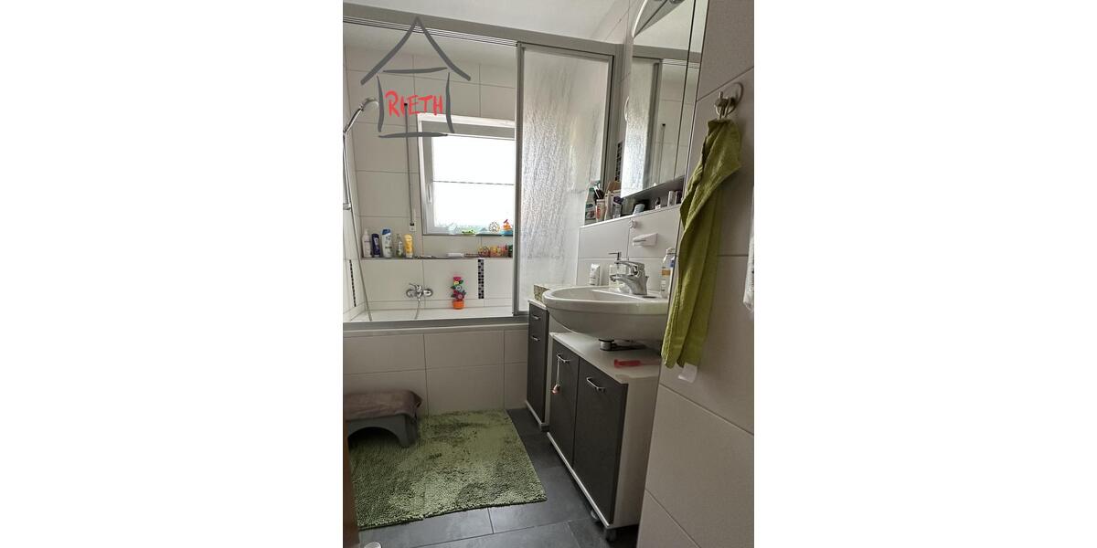 Etagenwohnung Tamm - 3.5 Zimmer, 96 m&sup2;, 1.100&euro; | Angebot:24381045