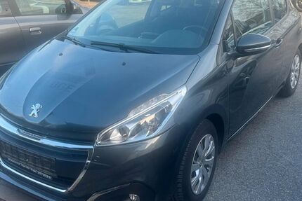 Peugeot 208 76.000 km 6.400 &euro; Sindelfingen 71065