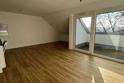 Wohnung zum Mieten in Esslingen am Neckar 740 € 42 m² 1 zimmer