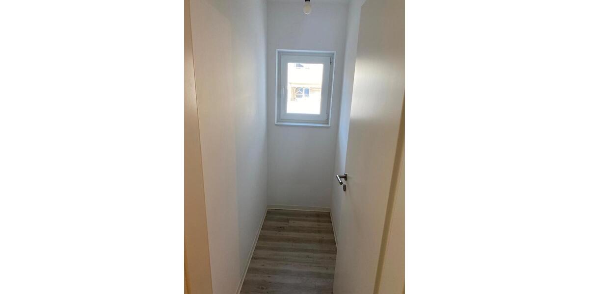 Etagenwohnung Esslingen am Neckar Hegensberg - 3.5 Zimmer, 95 m&sup2;, 1.520&euro; | Angebot:26084826