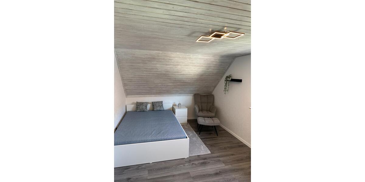 Etagenwohnung Mühlacker - 5 Zimmer, 25 m&sup2;, 33&euro; | Angebot:26682462