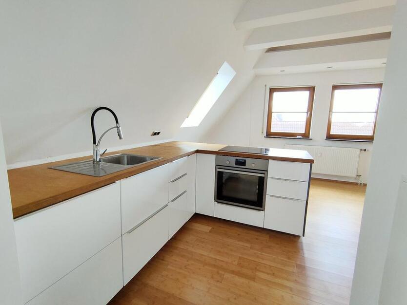 Lichtdurchflutete Single-Wohnung in zentraler Lage