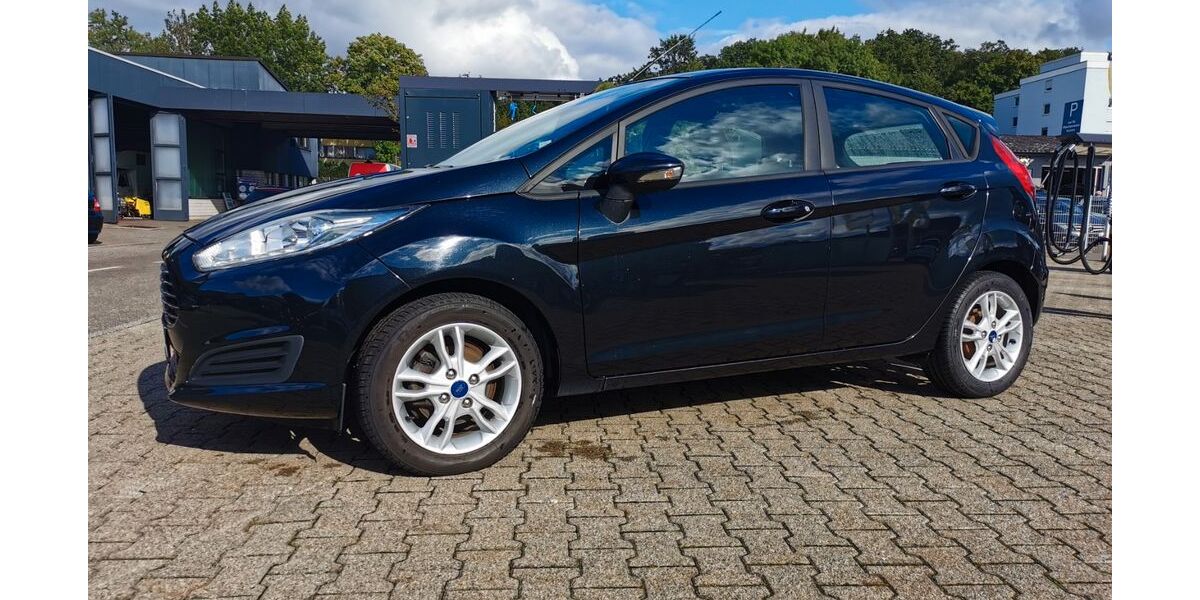 Ford Fiesta 120.730 km 5.900 &euro; Bietigheim-Bissingen 74321