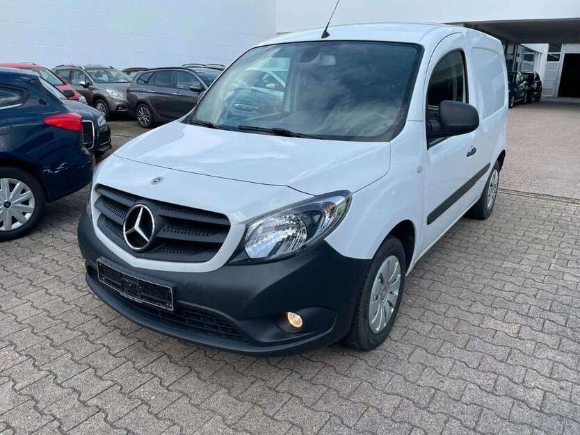 Mercedes-Benz Citan 123.265 km 9.995 € Stuttgart 70597