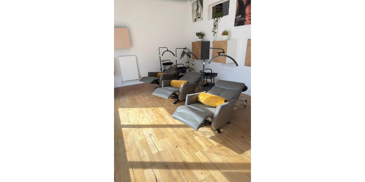 Vermietung Arbeitsplätze für selbstständige Beauty Artists zimmer