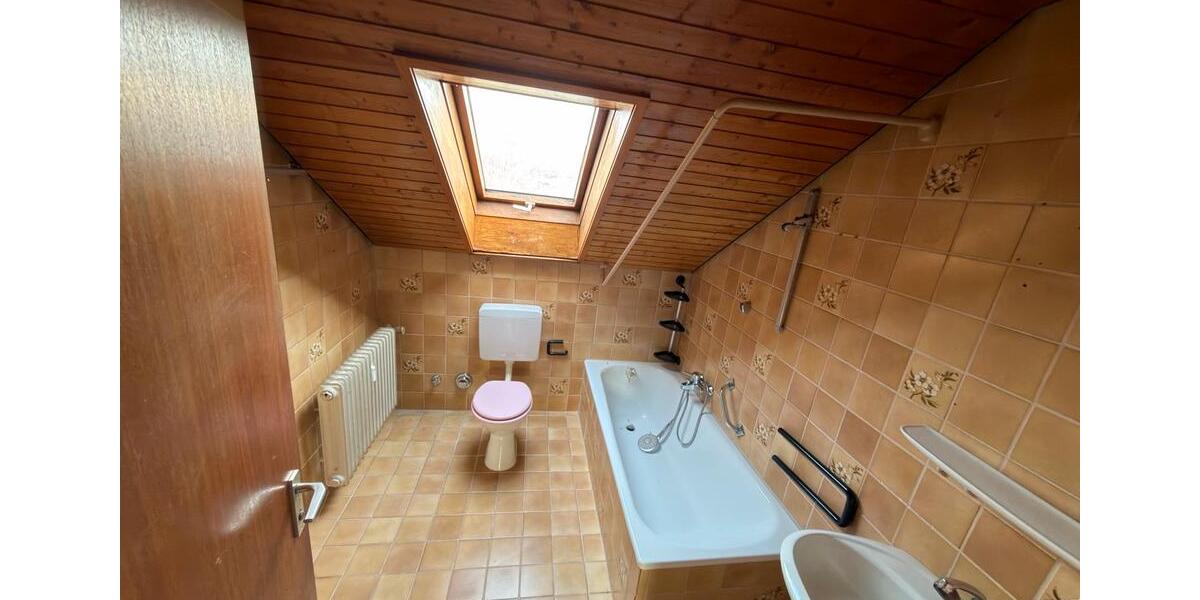 Dachgeschoßwohnung Großbettlingen - 2 Zimmer, 50 m&sup2;, 168.000&euro; | Angebot:24720566