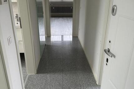 Wohnung Sindelfingen - 2 Zimmer, 58 m&sup2;, 1.000&euro; | Angebot:26414171