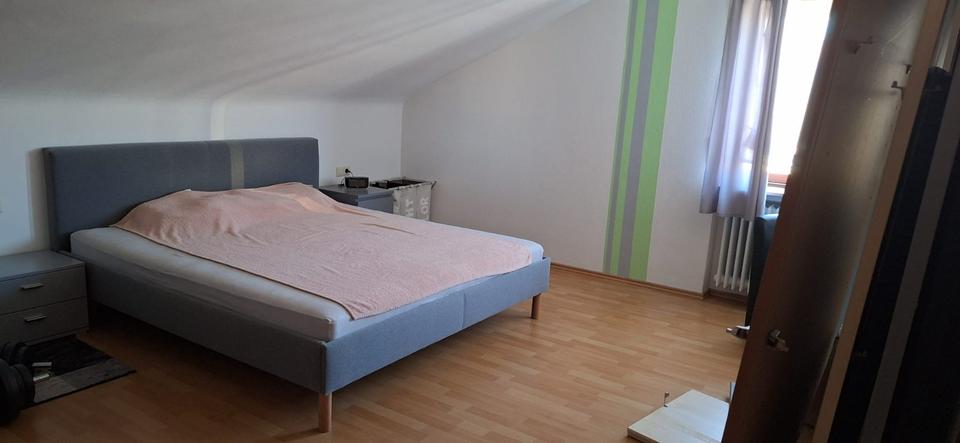 Dachgeschoßwohnung Reutlingen Altenburg - 3 Zimmer, 67 m&sup2;, 295.000&euro; | Angebot:24371378