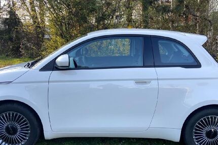 Fiat 500e 5.600 km 19.490 &euro; Asperg 71679