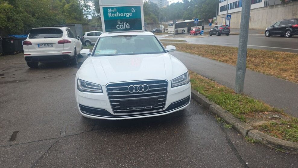 Audi A8 207.000 km 22.900 € Waiblingen 71332