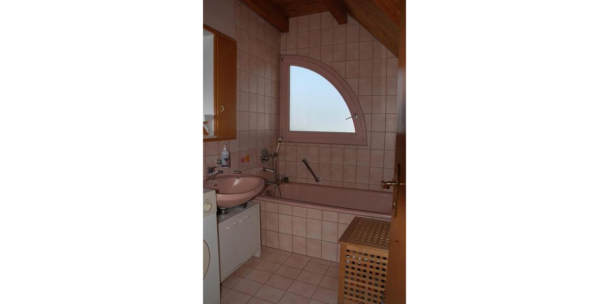 Dachgeschoßwohnung Reutlingen - 3 Zimmer, 80 m&sup2;, 1.250&euro; | Angebot:27584496