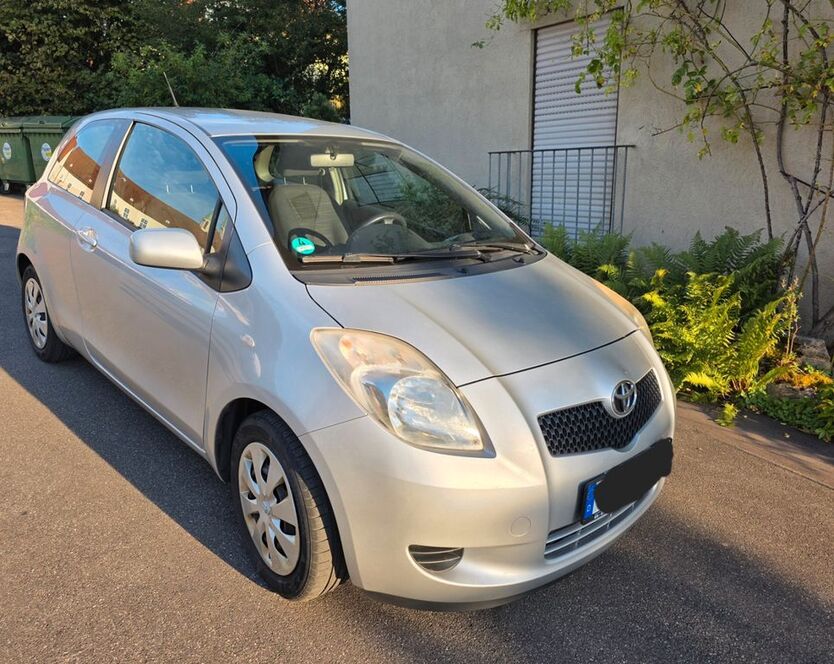 Toyota Yaris 144.500 km 2.700 € Stuttgart Luginsland 70327