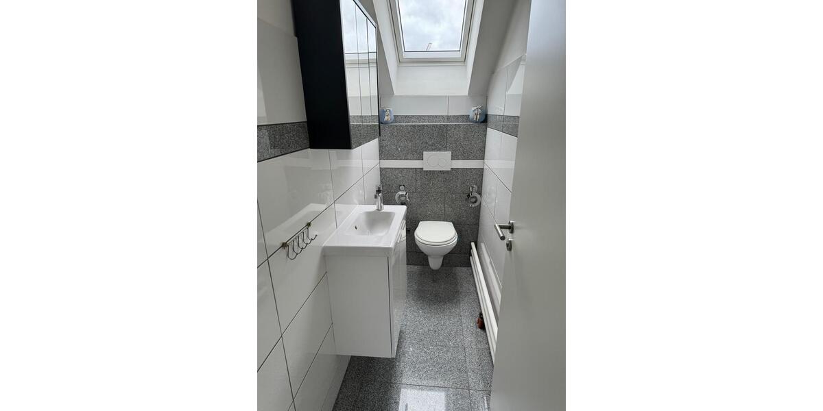 Dachgeschoßwohnung Sindelfingen - 2 Zimmer, 56 m&sup2;, 1.200&euro; | Angebot:24588379
