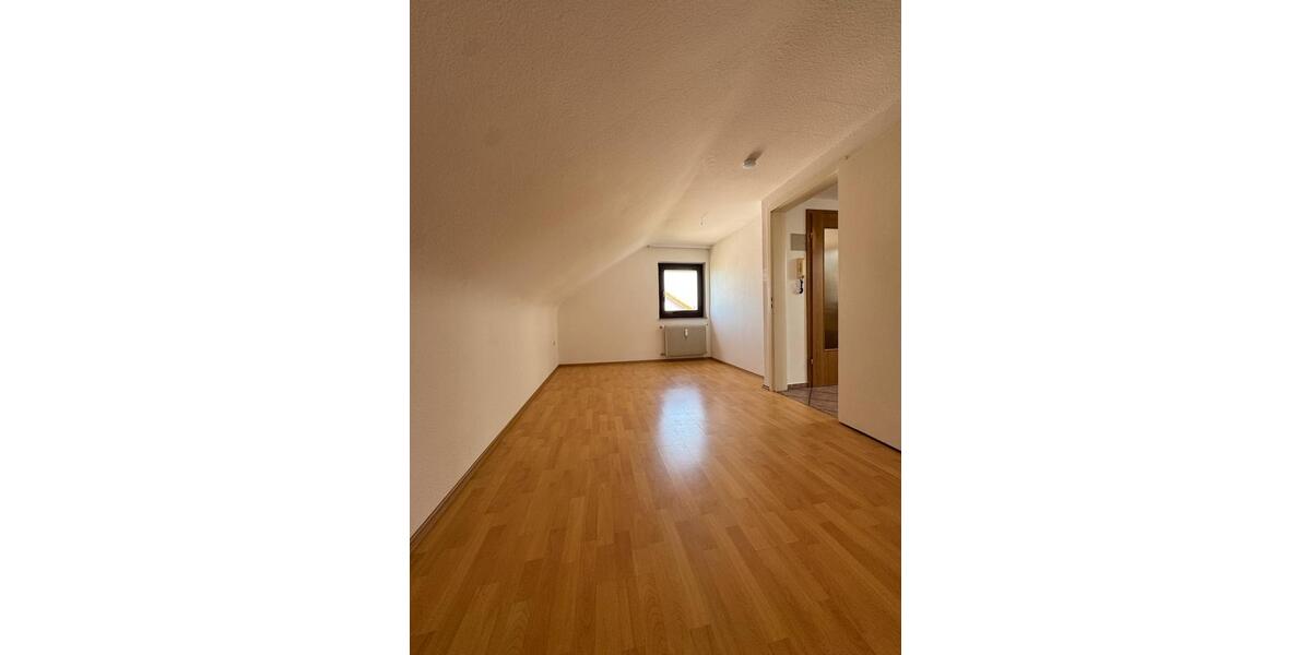 Dachgeschoßwohnung Waldenbuch - 2 Zimmer, 54 m&sup2;, 700&euro; | Angebot:26587026