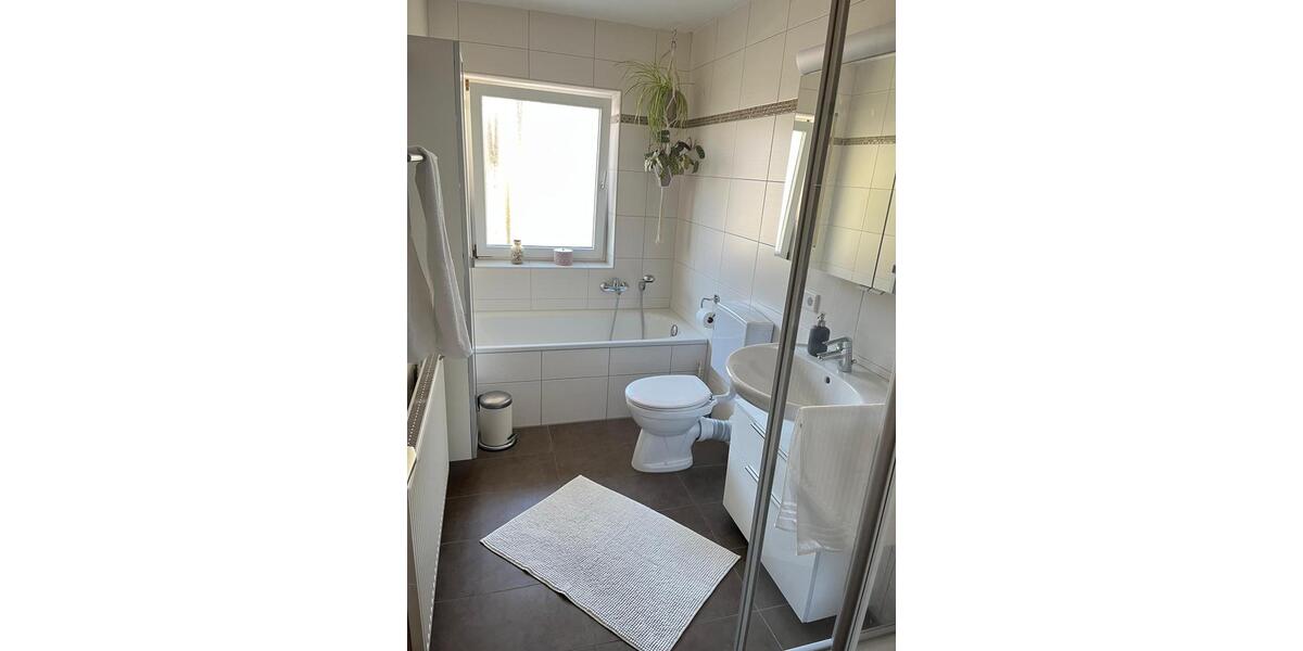 Reihenhaus Schömberg - 7 Zimmer, 160 m&sup2;, 480.000&euro; | Angebot:26616505
