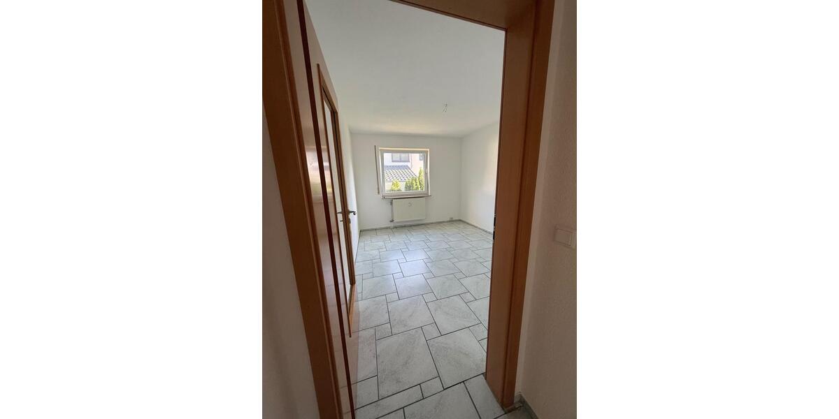 Etagenwohnung Reutlingen Sondelfingen - 3.5 Zimmer, 79 m&sup2;, 1.200&euro; | Angebot:27543998