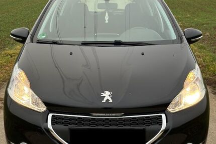Peugeot 208 81.000 km 4.400 &euro; rottenburg 72108