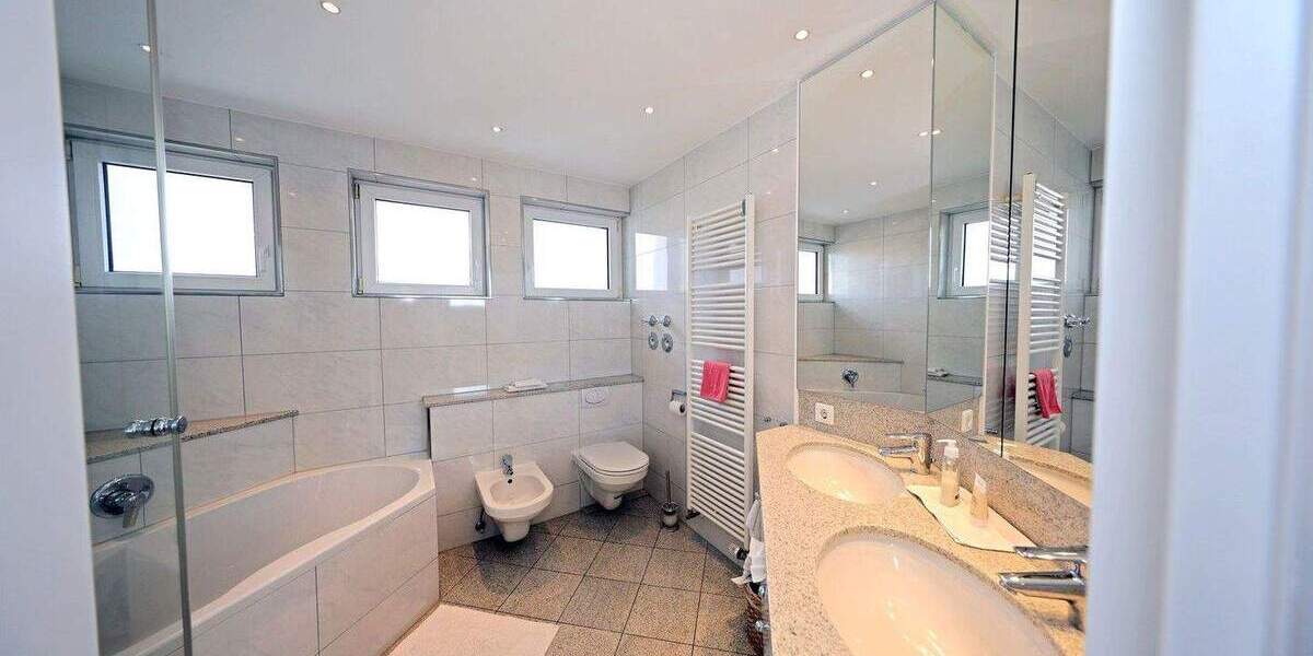 Etagenwohnung Leinfelden-Echterdingen Leinfelden - 4 Zimmer, 110 m&sup2;, 2.000&euro; | Angebot:24684199