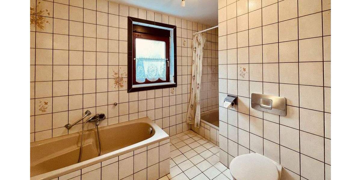 Reihenendhaus Simmozheim - 7 Zimmer, 176 m&sup2;, 599.000&euro; | Angebot:25657345