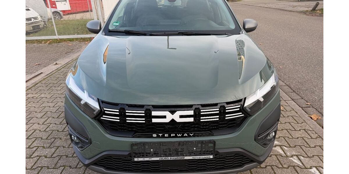 Dacia Sandero 22.000 km 12.999 &euro; Pforzheim 75179