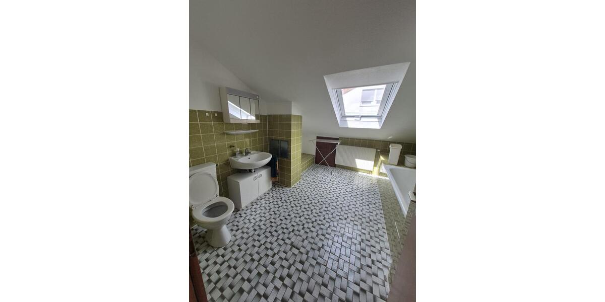 Dachgeschoßwohnung Sindelfingen Darmsheim - 3 Zimmer, 75 m&sup2;, 1.100&euro; | Angebot:26429200