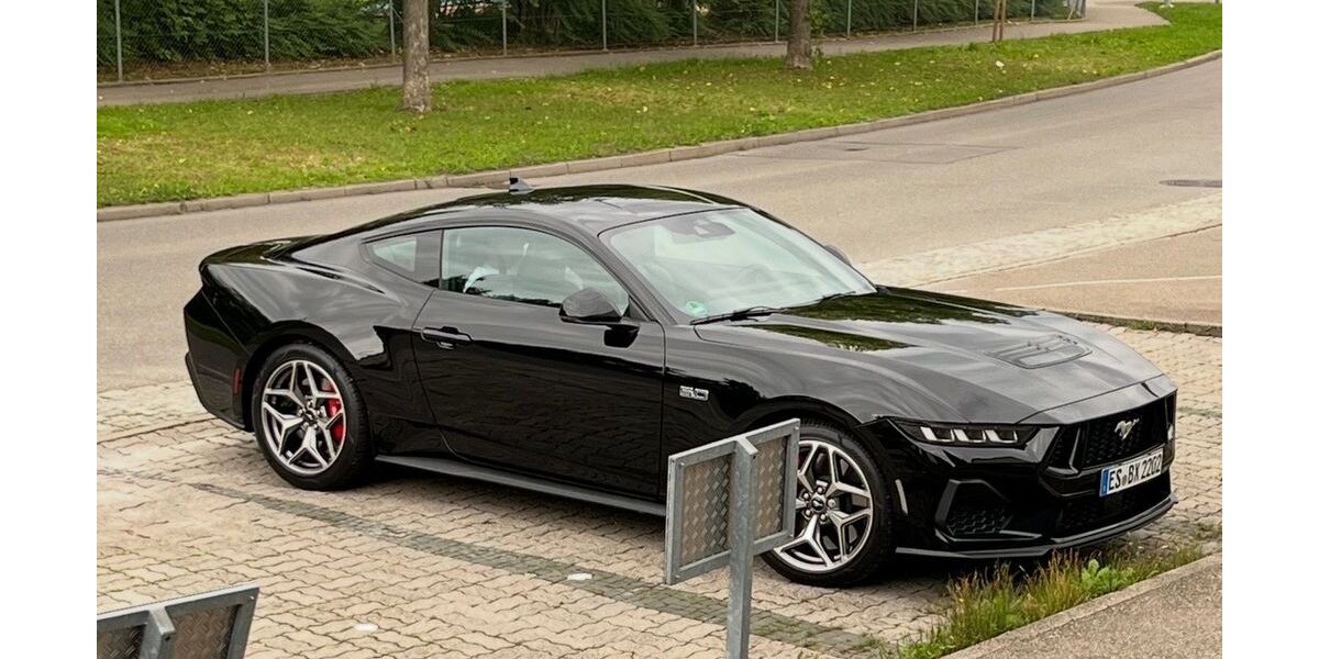 Ford Mustang 6.800 km 52.800 &euro; Filderstadt 70794