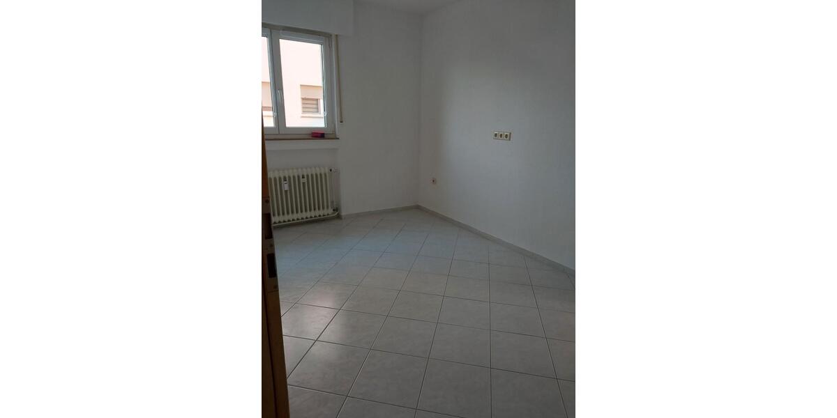 Erdgeschoßwohnung Pforzheim Eutingen - 3.5 Zimmer, 100 m&sup2;, 930&euro; | Angebot:25267176