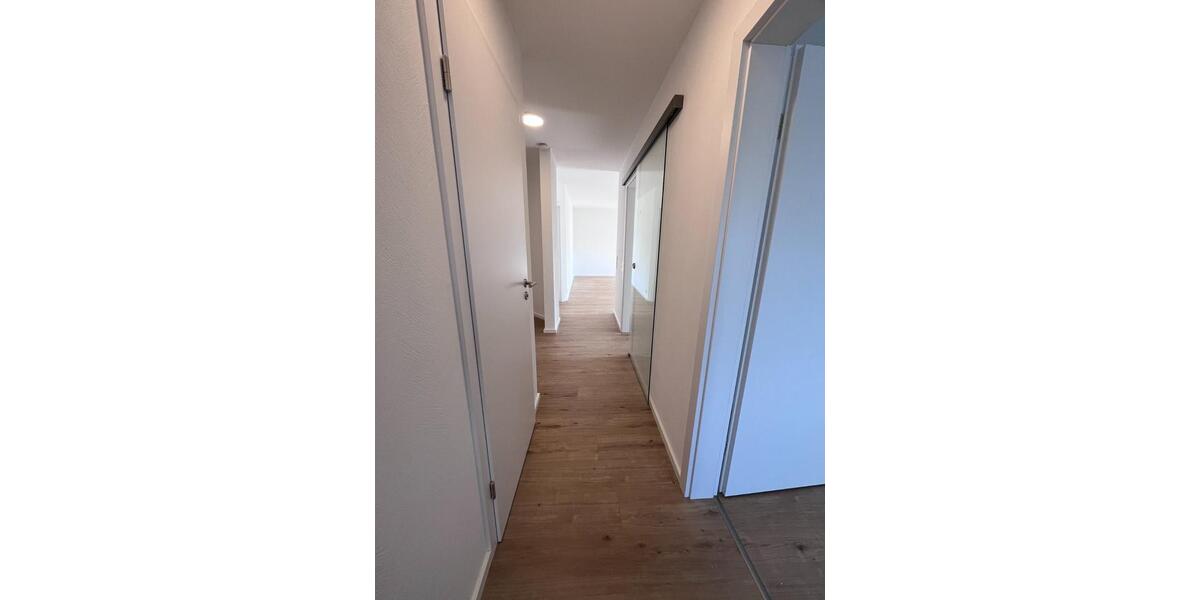Hochparterre Metzingen - 3 Zimmer, 78 m&sup2;, 1.300&euro; | Angebot:25844597