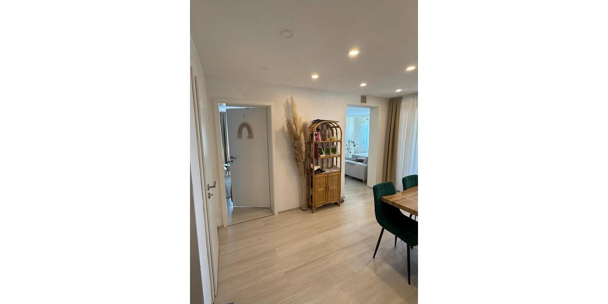 Etagenwohnung Herrenberg - 3.5 Zimmer, 88 m&sup2;, 1.350&euro; | Angebot:26330138