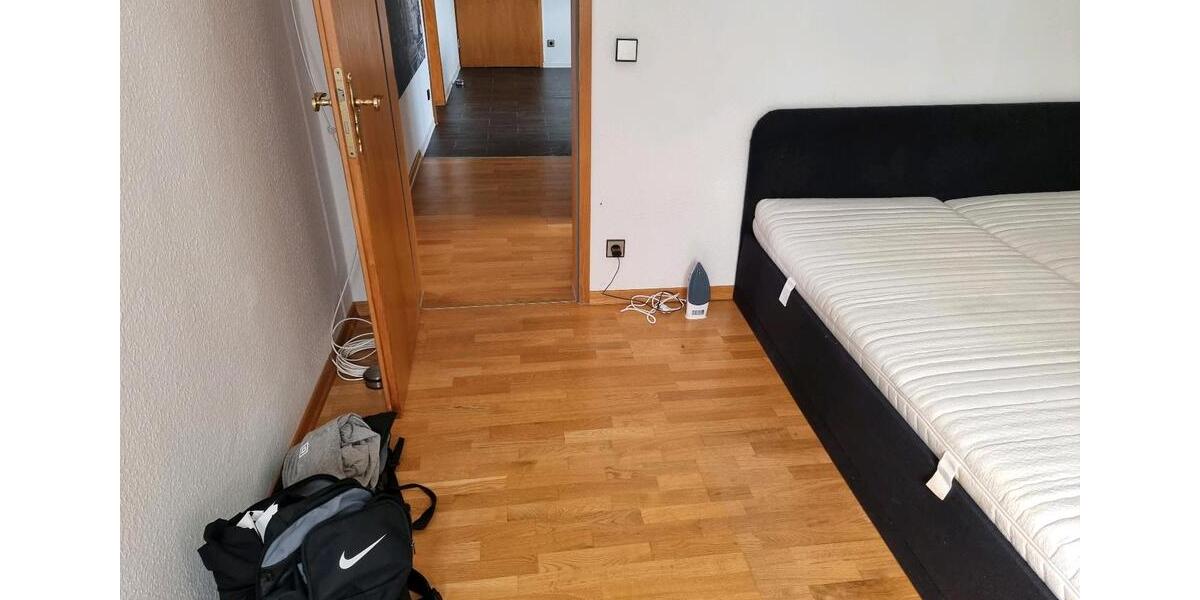 Dachgeschoßwohnung Stuttgart Degerloch - 2.5 Zimmer, 58 m&sup2;, 1.240&euro; | Angebot:24720562