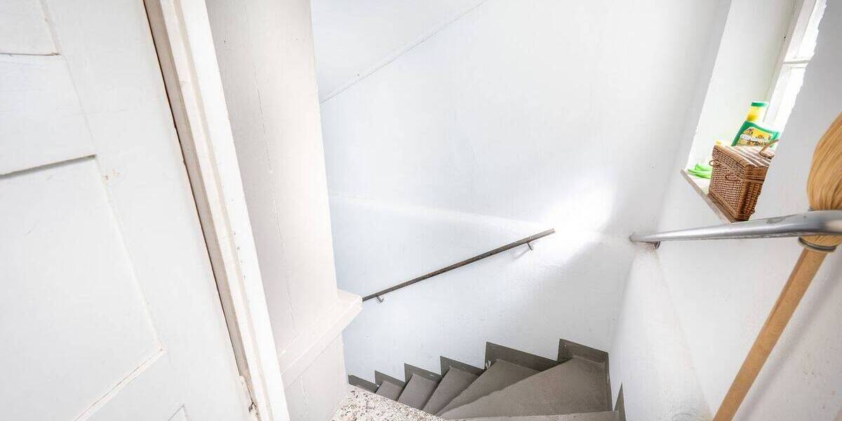 Mehrfamilienhaus, Wohnhaus Stuttgart Degerloch - 8 Zimmer, 170 m&sup2;, 775.000&euro; | Angebot:22275505