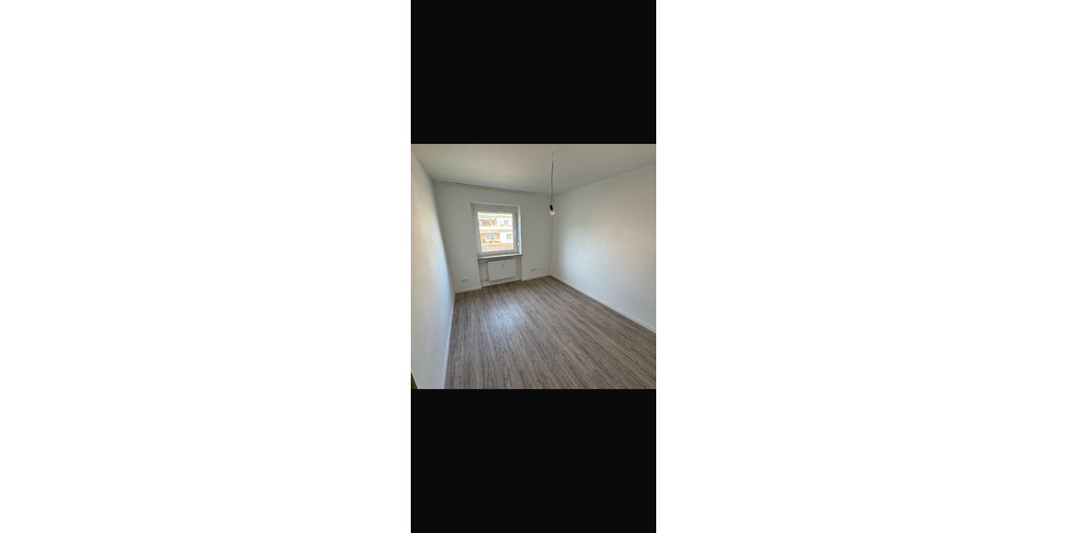 Etagenwohnung Wildberg - 3 Zimmer, 100 m&sup2;, 900&euro; | Angebot:24767560