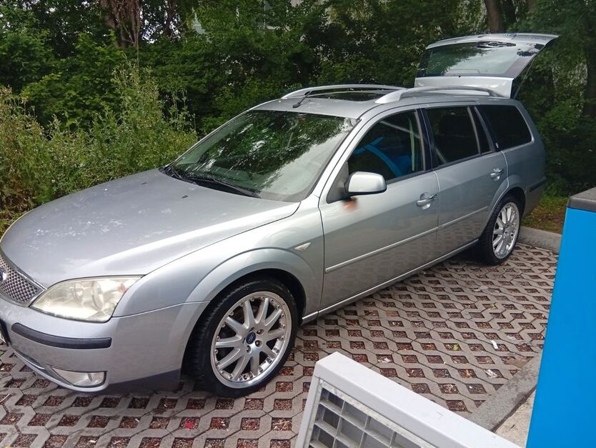 Ford Mondeo 134.790 km 3.250 € Korntal-Muenchingen 70825
