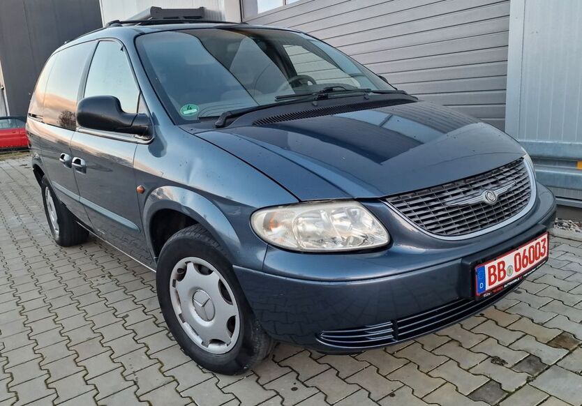 Chrysler Grand Voyager 177.000 km 2.600 € Holzgerlingen 71088