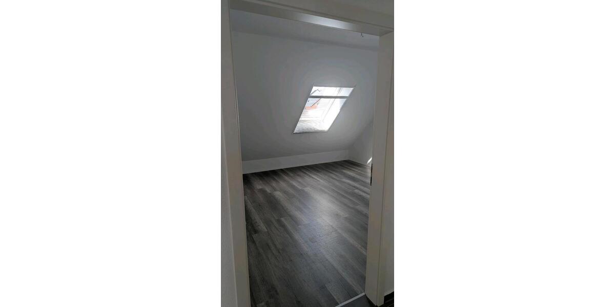 Dachgeschoßwohnung Deckenpfronn - 3.5 Zimmer, 74 m&sup2;, 399.000&euro; | Angebot:25939254