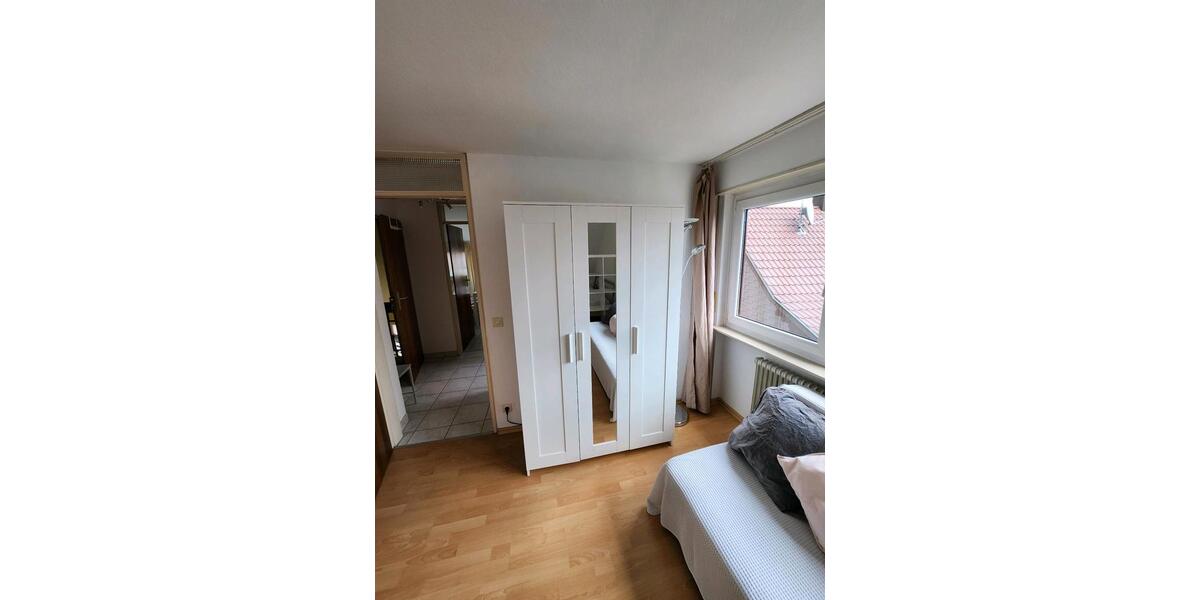 Dachgeschoßwohnung Stuttgart Neuwirtshaus - 1.5 Zimmer, 38 m&sup2;, 695&euro; | Angebot:26469715