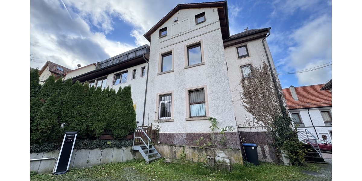 Teilsaniertes 3-Familienhaus in Pforzheim-Würm 14 zimmer