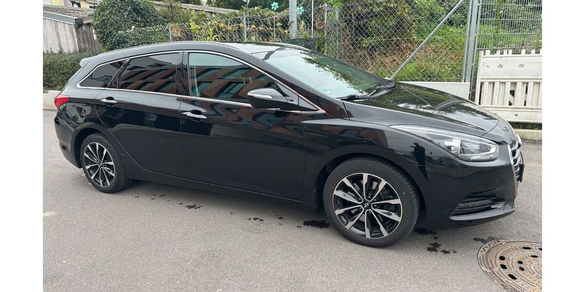 Hyundai i40 83.000 km 10.999 &euro; Ditzingen 71254