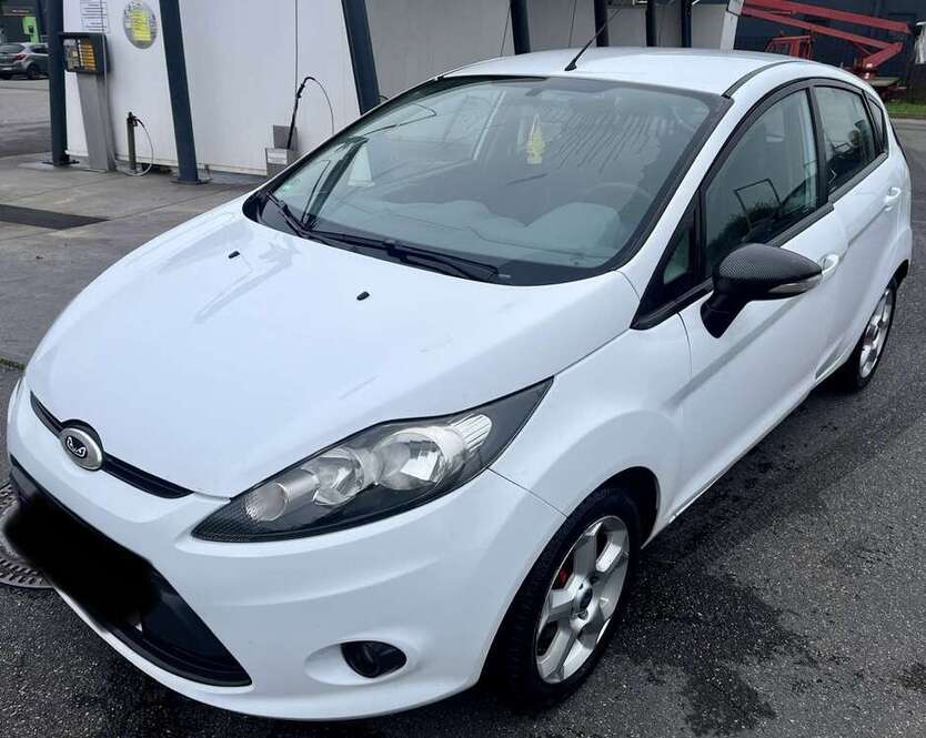 Ford Fiesta 145.430 km 2.700 € Steinenbronn 71144