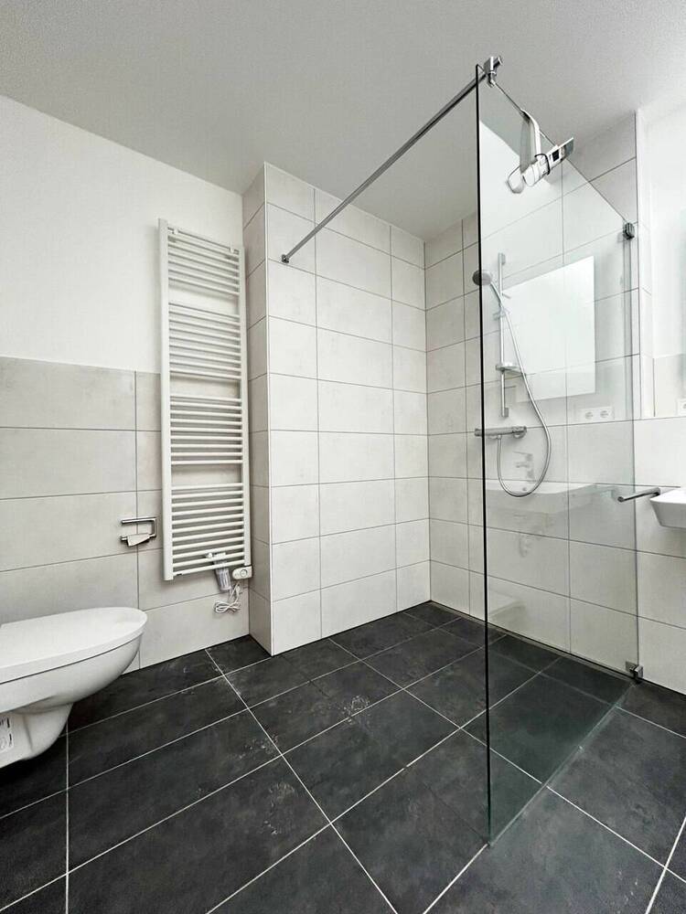 EXKLUSIVE-NEUBAU-ERSTBEZUG! Traumhafte DG-Wohnung mit Top-Ausstattung (Balkon, EBK, Aufzug uvm.) in sonniger direkter City-Lage!