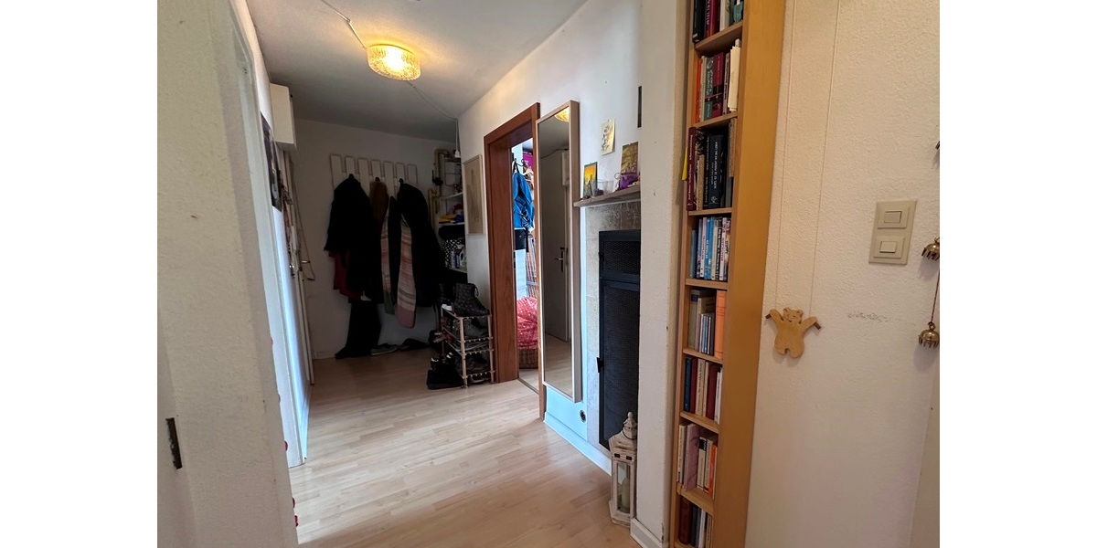 3 Zi.-DG-Wohnung mit Fernsicht in Top Lage von Stuttgart West Nähe Hölderlinplatz - Dachgeschoßwohnung Stuttgart Stuttgart-West | Angebot:26829496